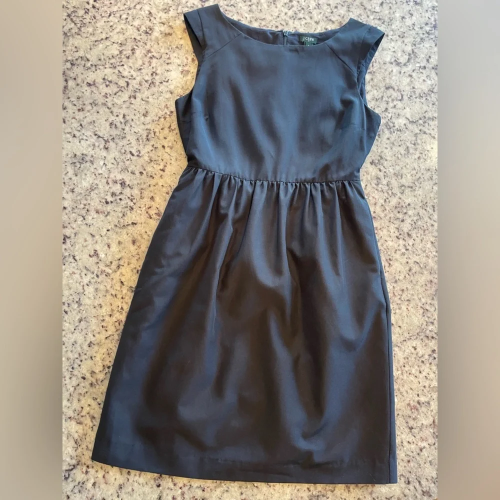 black dress ted baker Elsiie Gold Star Midi Size:36/29 designed to make you published:2023-11-23 How to Wear Black